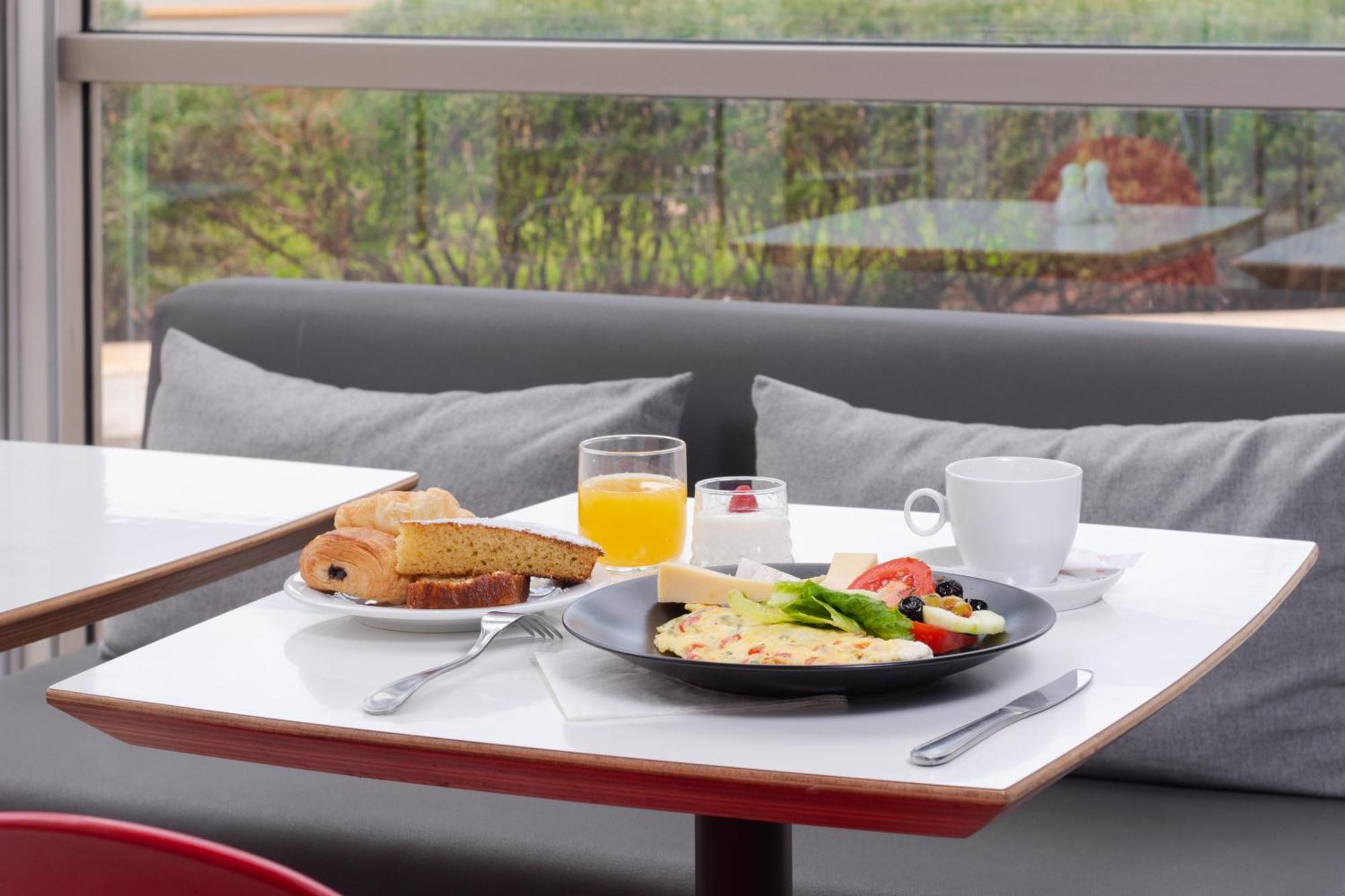 Ibis Casablanca Sidi Maarouf Hotel Eksteriør billede